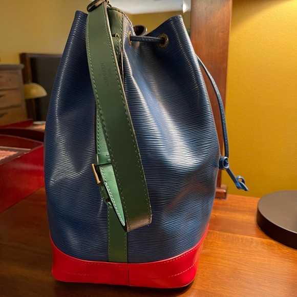 Authentic Louis Vuitton GM Epi Color Block Bucket Bag - Picture 13 of 16